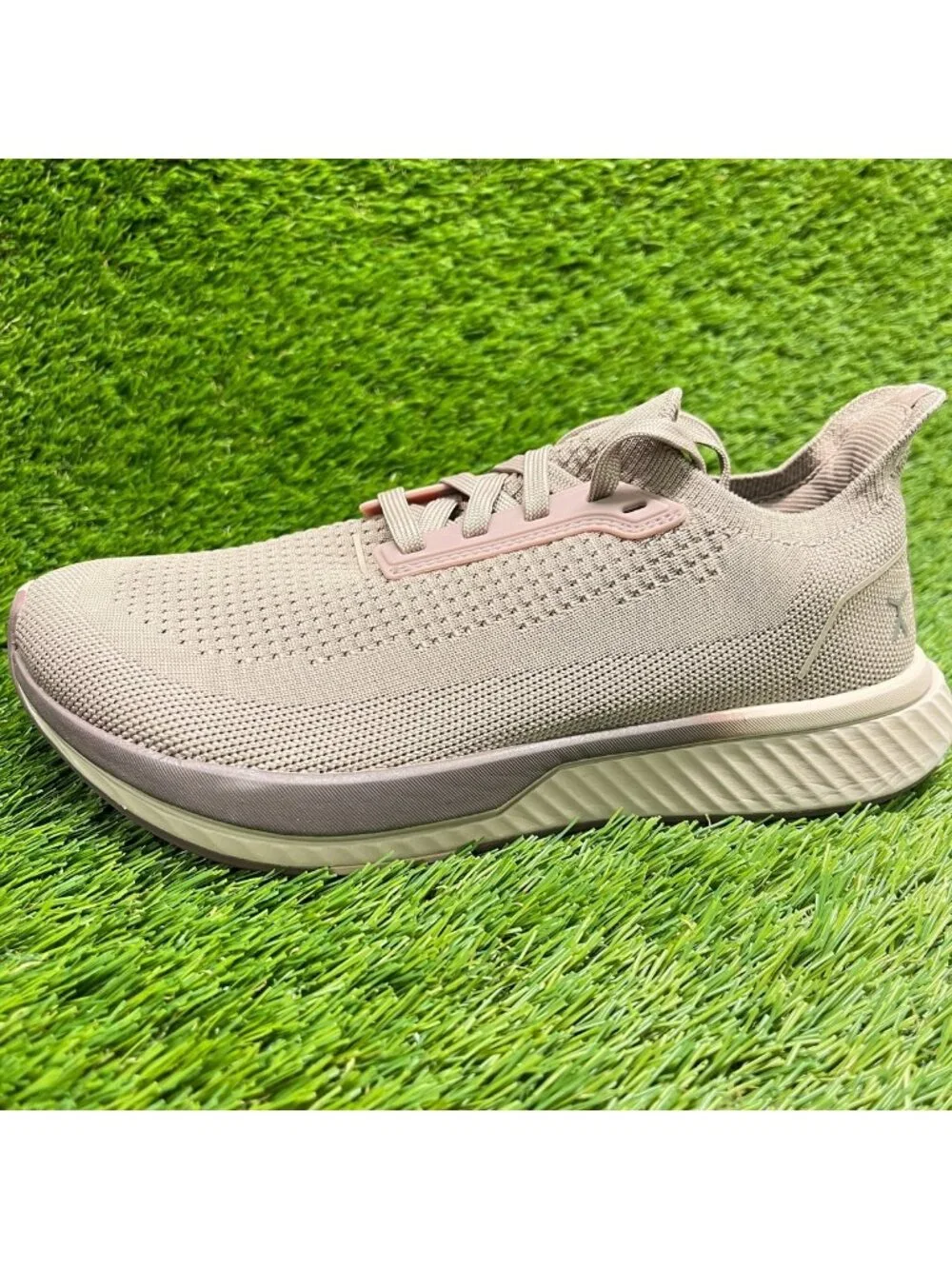 Flux Footwear Adapt Runner Mist Womens Size 7 Athletic Knit Shoes Sneakers